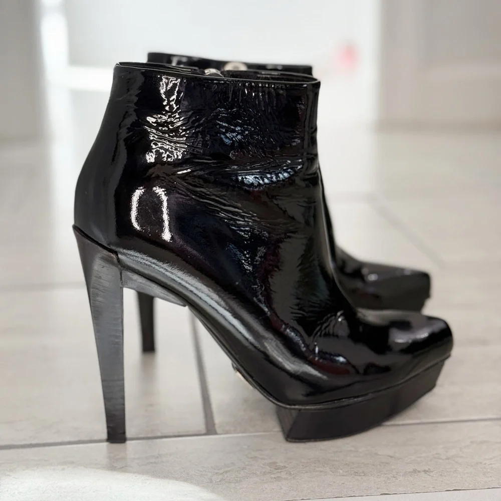 Michael Kors Collection - Patent Leather Platform Ankle Bootie - size 38 - EUC - Picture 14 of 15